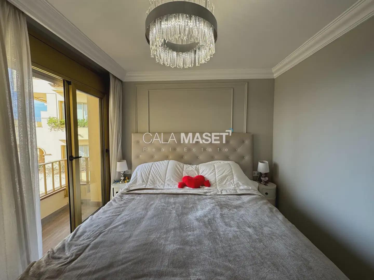 2 bedroom Flat for sale in Sant Feliu de Guixols with garage - € 650,000 (Ref: 9926553)