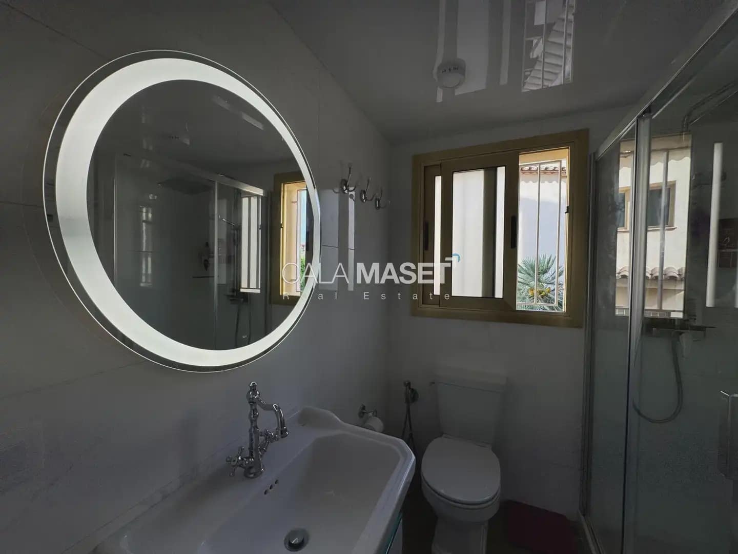 2 bedroom Flat for sale in Sant Feliu de Guixols with garage - € 650,000 (Ref: 9926553)