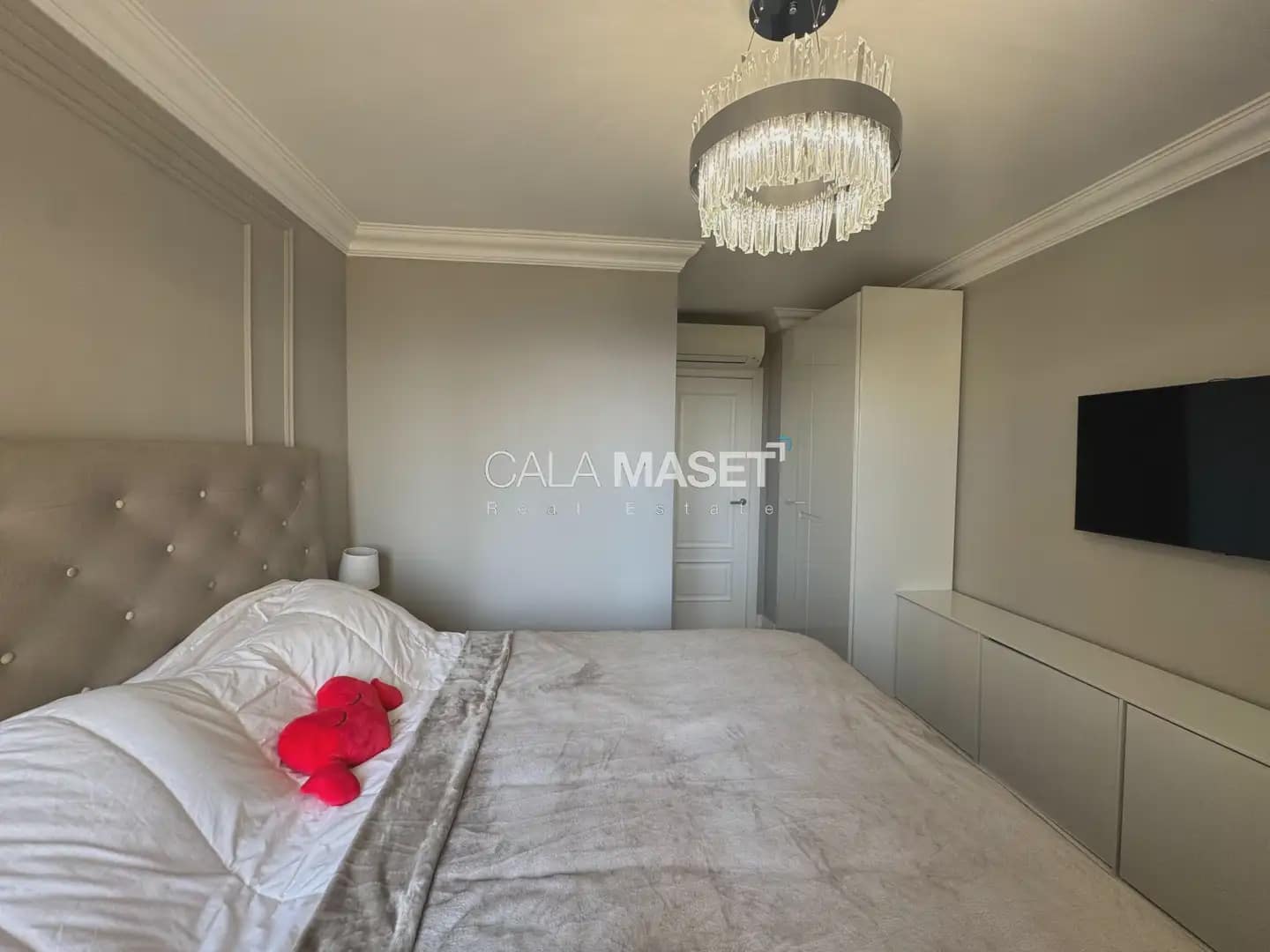 2 bedroom Flat for sale in Sant Feliu de Guixols with garage - € 650,000 (Ref: 9926553)