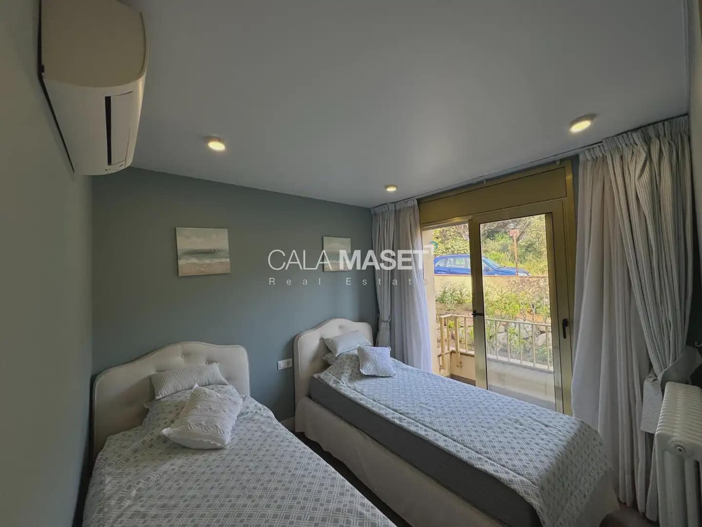 2 bedroom Flat for sale in Sant Feliu de Guixols with garage - € 650,000 (Ref: 9926553)