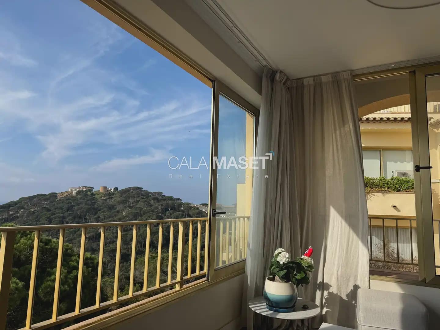 2 bedroom Flat for sale in Sant Feliu de Guixols with garage - € 650,000 (Ref: 9926553)
