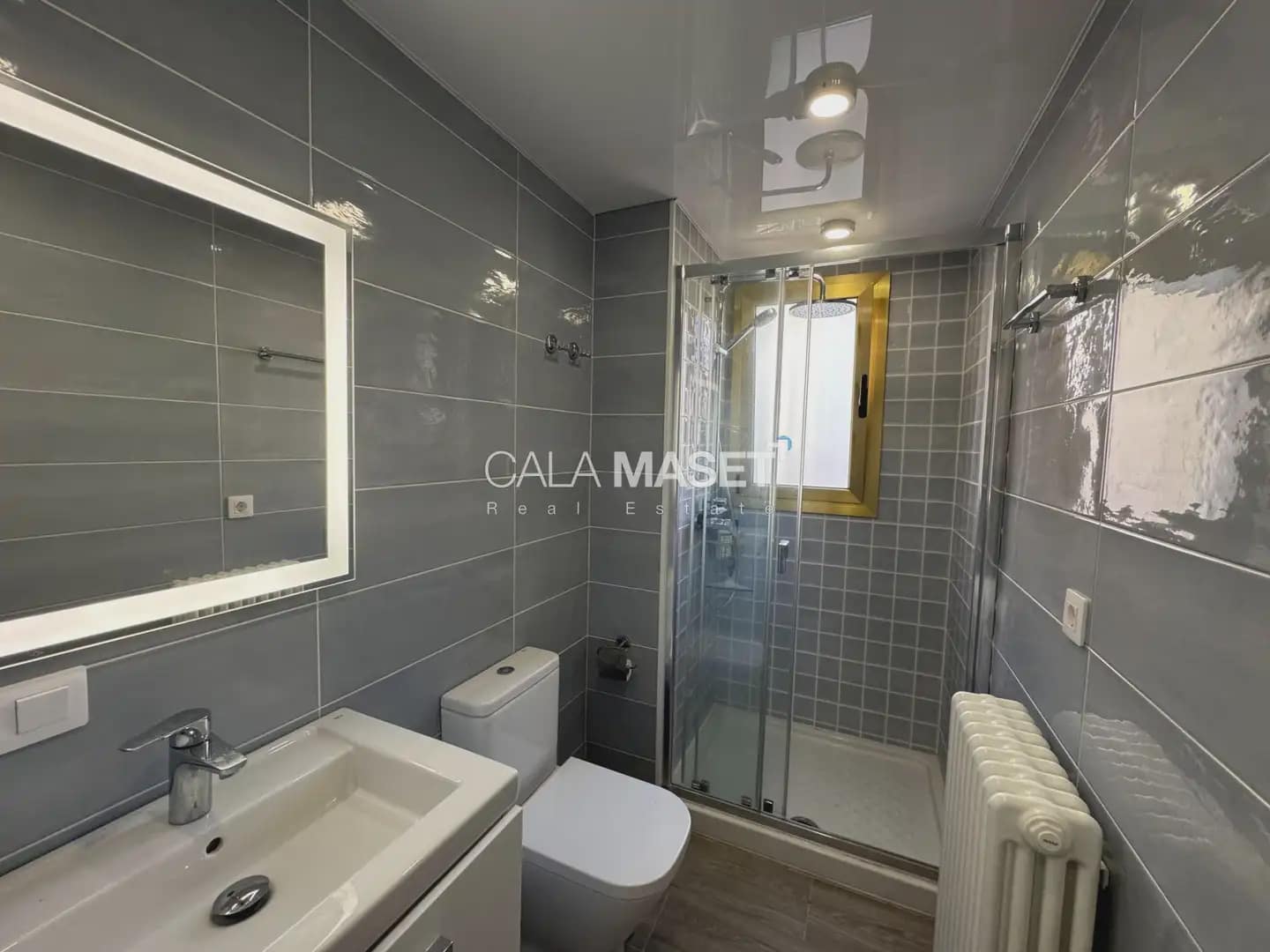 2 bedroom Flat for sale in Sant Feliu de Guixols with garage - € 650,000 (Ref: 9926553)