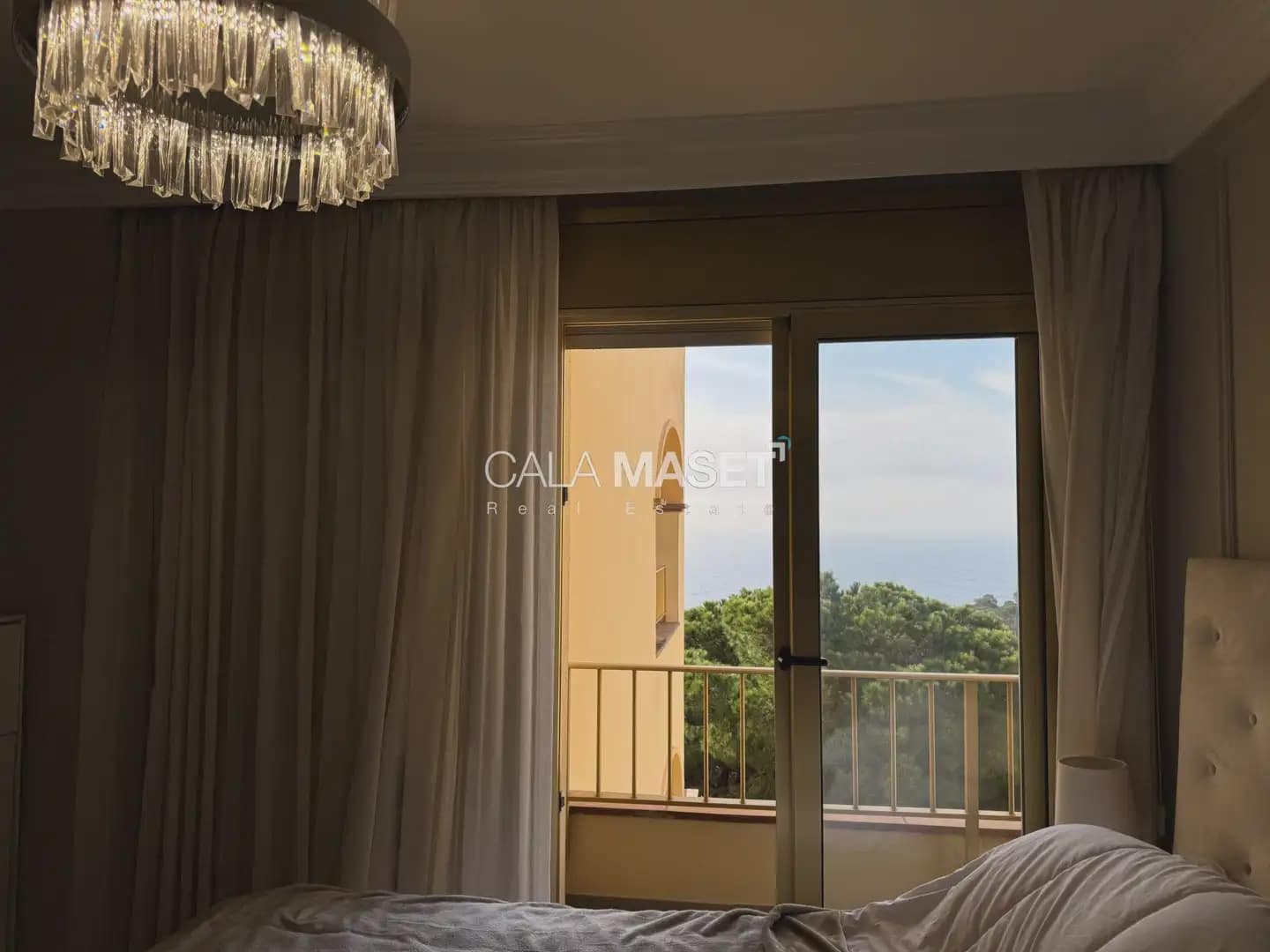 2 bedroom Flat for sale in Sant Feliu de Guixols with garage - € 650,000 (Ref: 9926553)