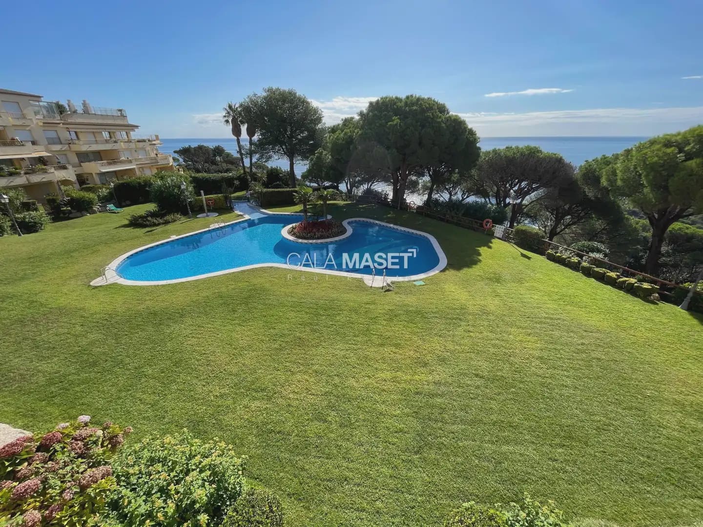 2 bedroom Flat for sale in Sant Feliu de Guixols with garage - € 650,000 (Ref: 9926553)