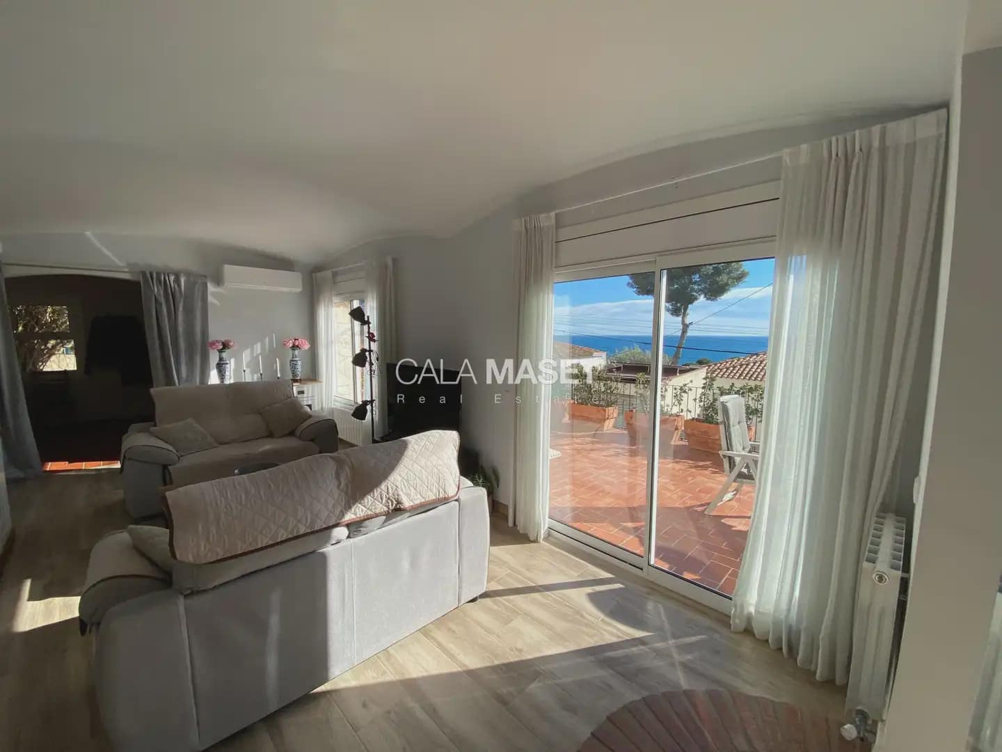 6 bedroom Villa for sale in Castell d'Aro with pool garage - € 995,000 (Ref: 9935002)