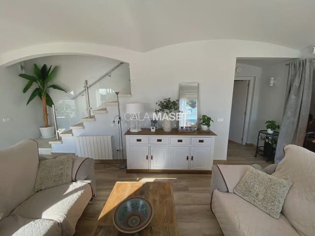 Chalet de 6 habitaciones en Castell d'Aro, Castell-Platja d'Aro en venta con piscina garaje - 995.000 € (Ref: 9935002)