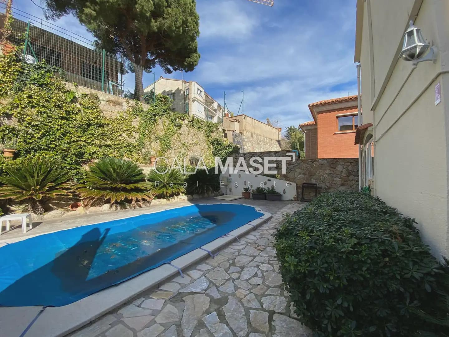6 bedroom Villa for sale in Castell d'Aro with pool garage - € 995,000 (Ref: 9935002)