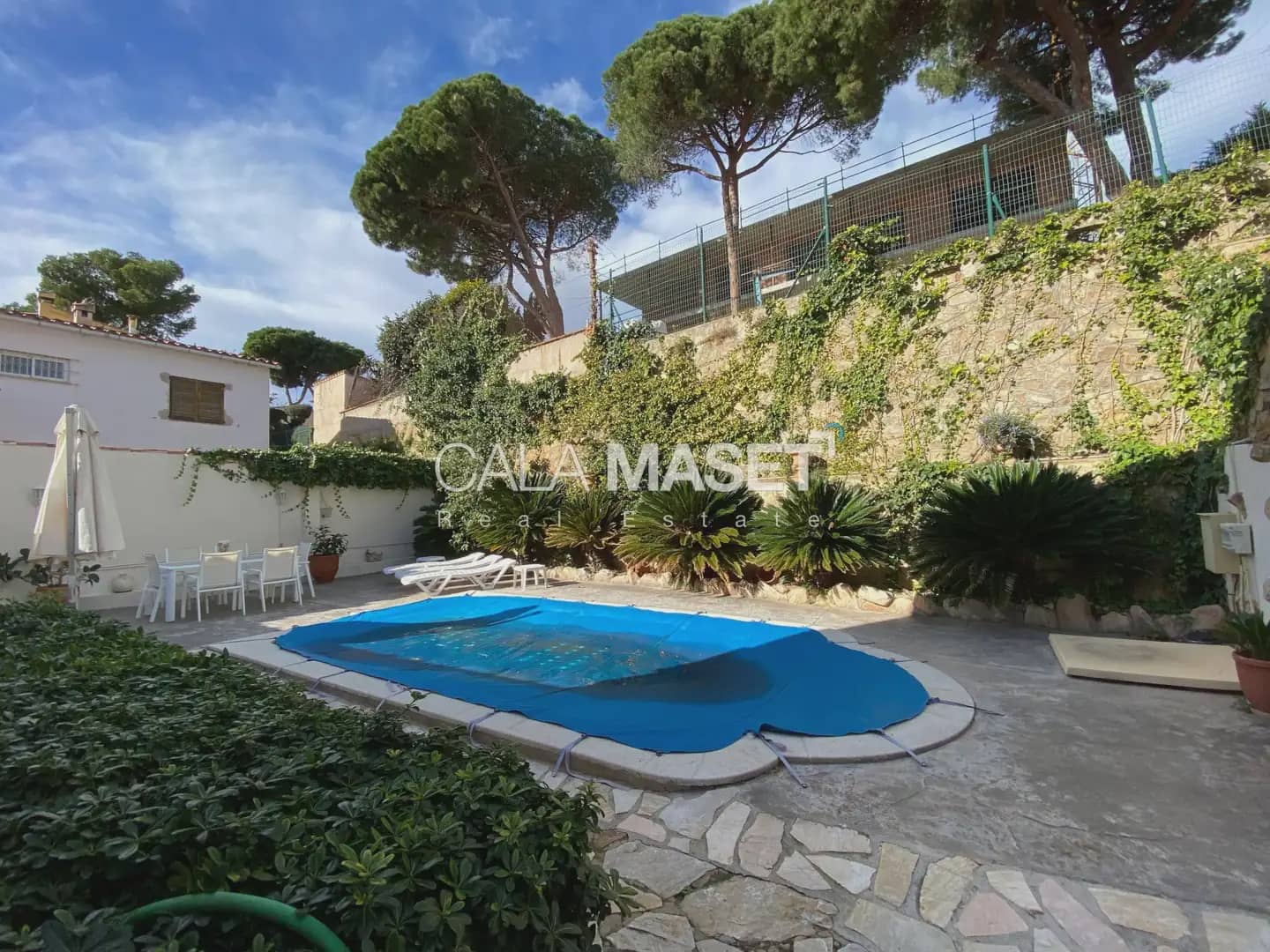 6 bedroom Villa for sale in Castell d'Aro with pool garage - € 995,000 (Ref: 9935002)