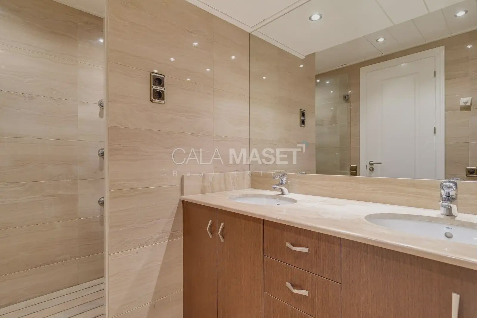 5 camera da letto Appartamento in vendita in Platja d'Aro con piscina garage - 950.000 € (Rif: 9948680)
