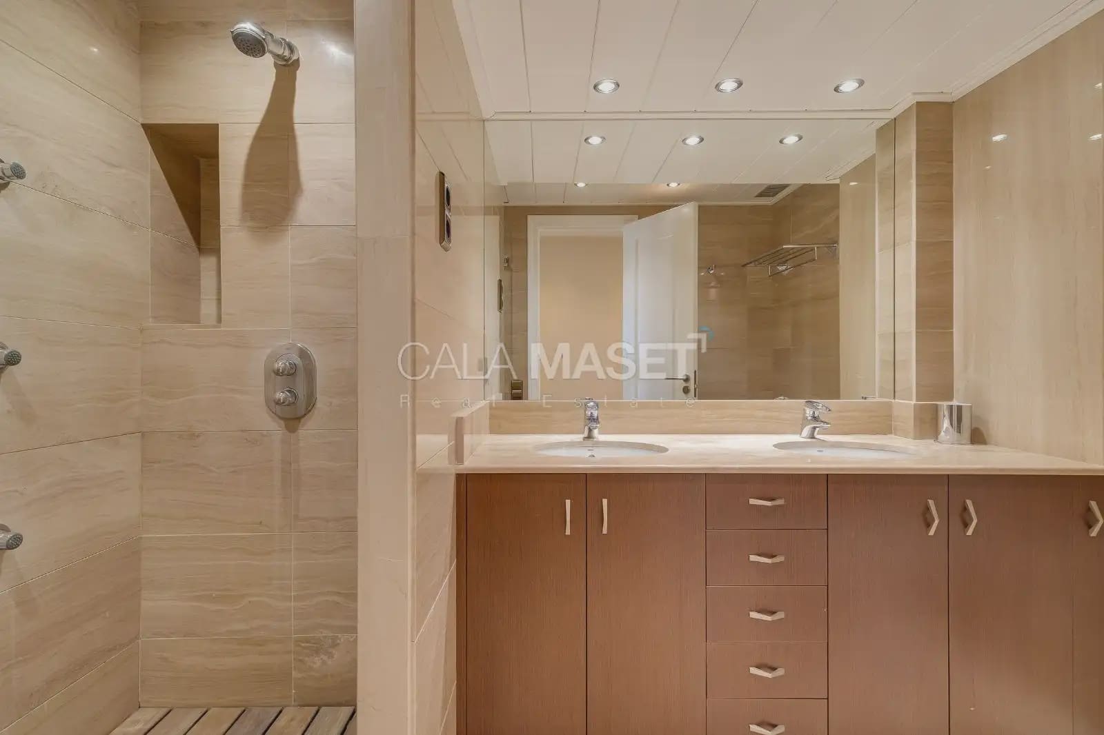 5 camera da letto Appartamento in vendita in Platja d'Aro con piscina garage - 950.000 € (Rif: 9948680)