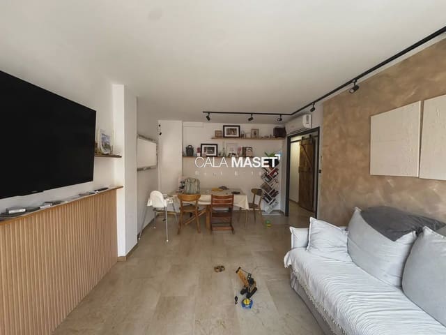 3 makuuhuone Kattohuoneisto myytävänä paikassa Platja d'Aro, Castell-Platja d'Aro - 300 000 € (Ref: 9965692)