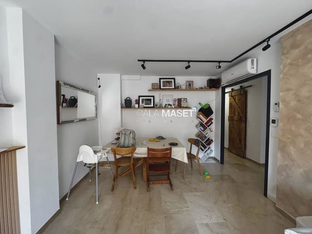 3 makuuhuone Kattohuoneisto myytävänä paikassa Platja d'Aro, Castell-Platja d'Aro - 300 000 € (Ref: 9965692)