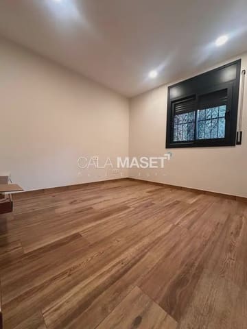 3 soverom Hus til salgs i Platja d'Aro, Castell-Platja d'Aro med svømmebasseng garasje - € 550 000 (Ref: 9977651)