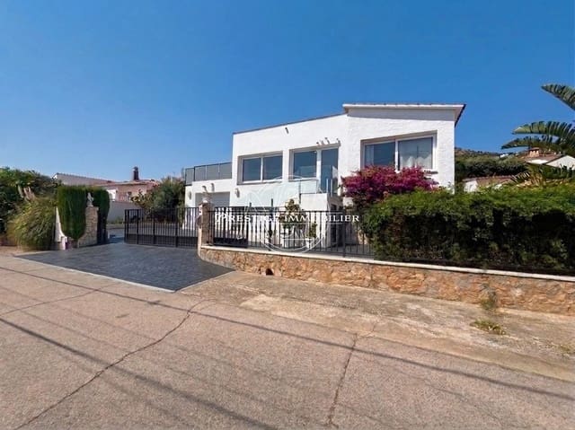 3 sovrum Villa till salu i Roses med pool - 615 000 € (Ref: 10019836)