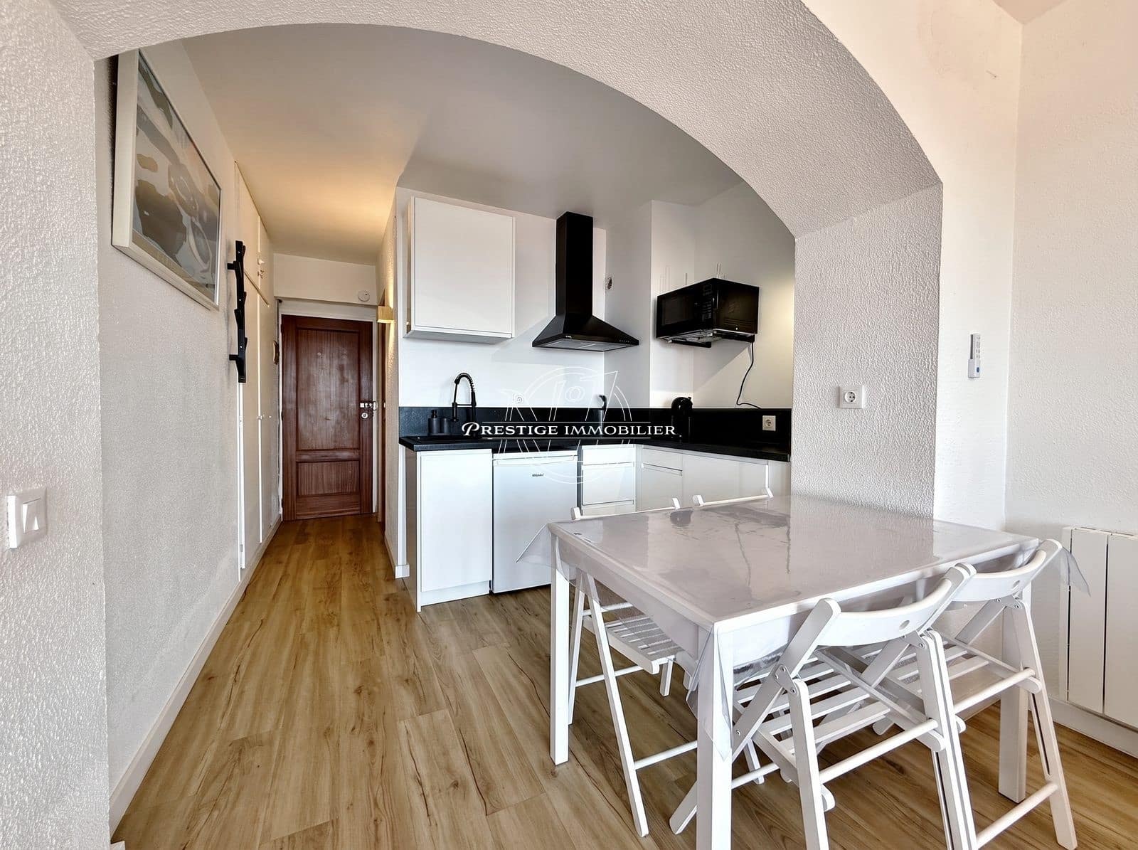 1 makuuhuone Huoneisto myytävänä paikassa Roses mukana uima-altaan - 115 000 € (Ref: 10021630)