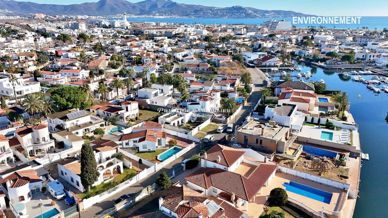 3 chambre Appartement à vendre à Empuriabrava - 399 000 € (Ref: 10024149)