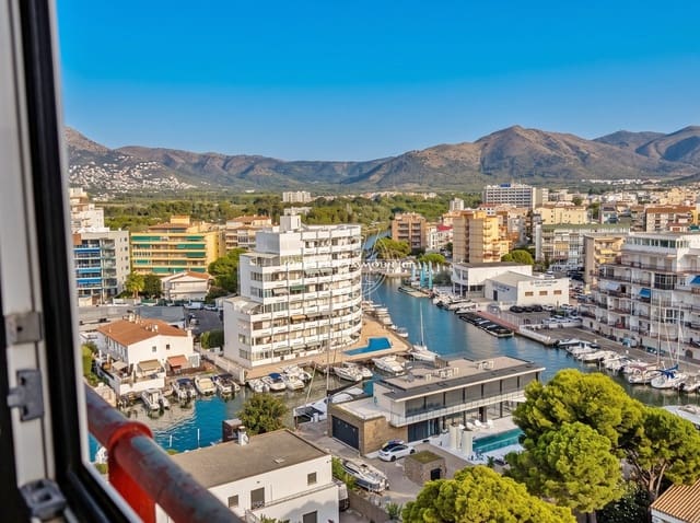 1 bedroom Apartment for sale in Roses with pool - € 102,000 (Ref: 10025353)