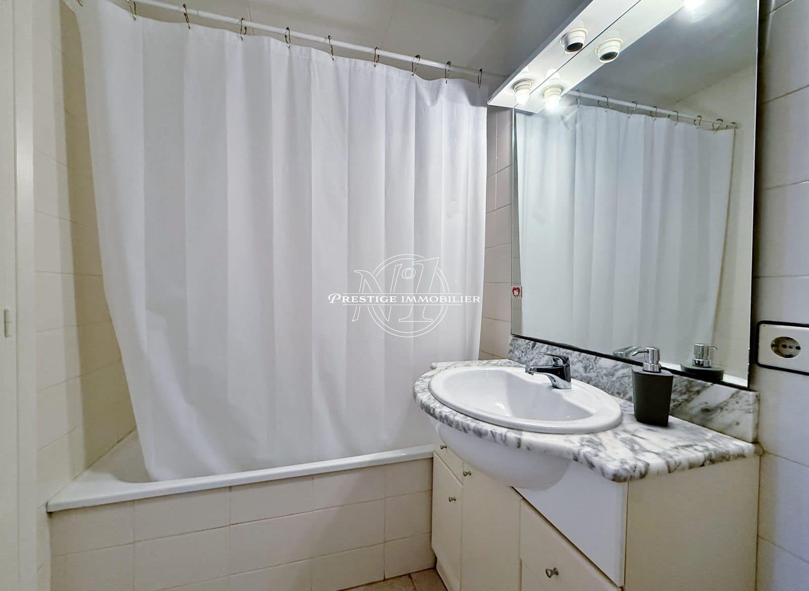 3 Zimmer Reihenhaus zu verkaufen in Roses mit Pool - 299.000 € (Ref: 10034625)