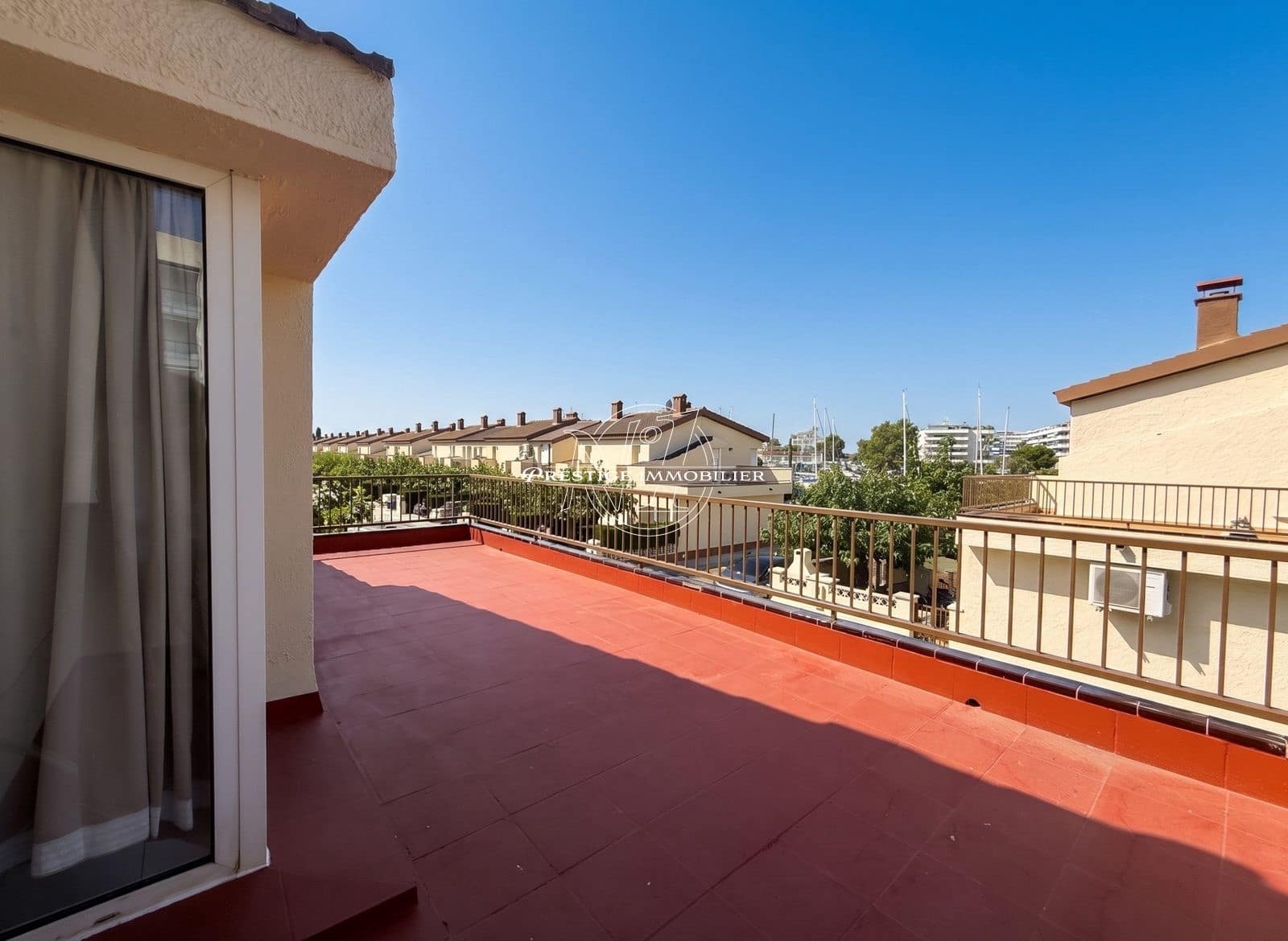 3 Zimmer Reihenhaus zu verkaufen in Roses mit Pool - 299.000 € (Ref: 10034625)