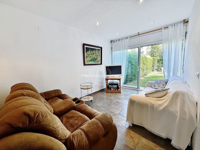 3 slaapkamer Rijtjeshuis te koop in Roses met zwembad - € 299.000 (Ref: 10034625)
