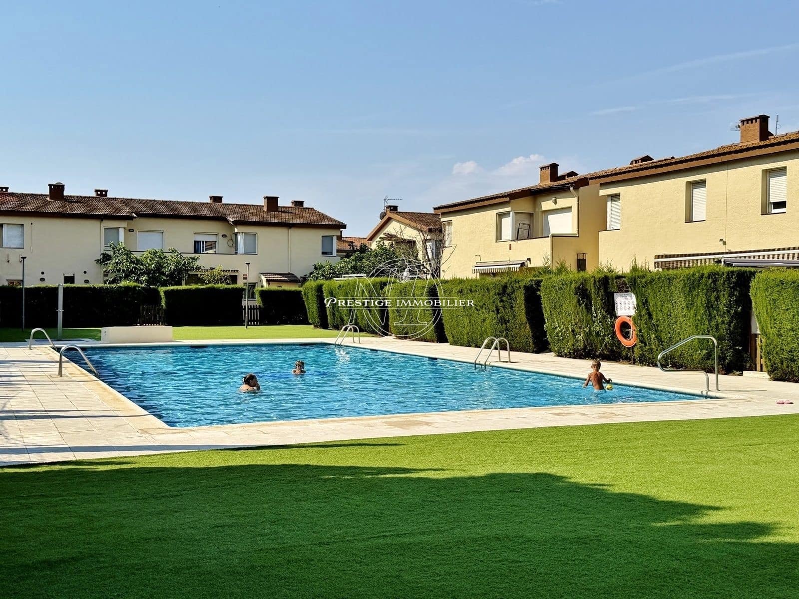 3 Zimmer Reihenhaus zu verkaufen in Roses mit Pool - 299.000 € (Ref: 10034625)