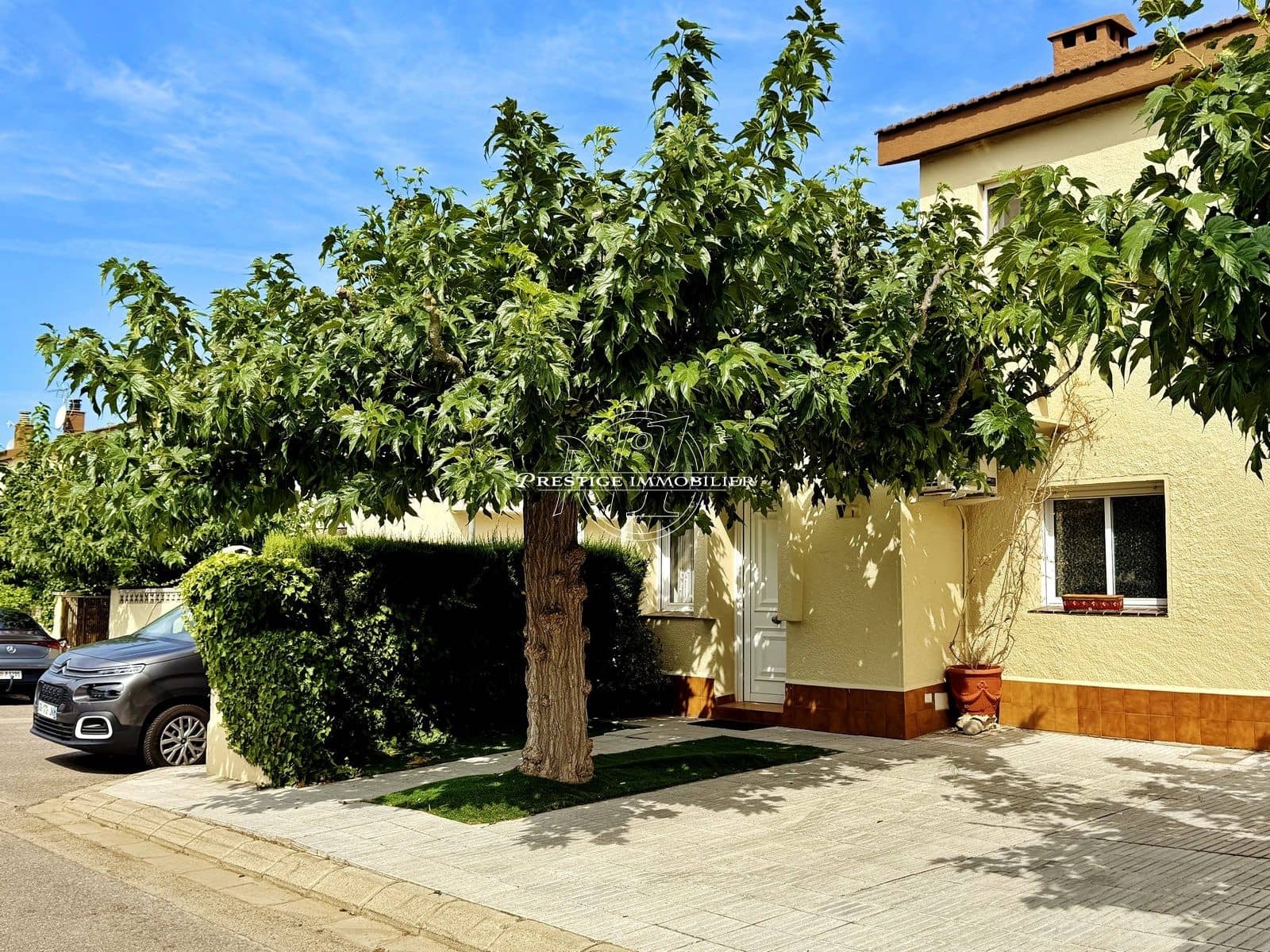 3 Zimmer Reihenhaus zu verkaufen in Roses mit Pool - 299.000 € (Ref: 10034625)