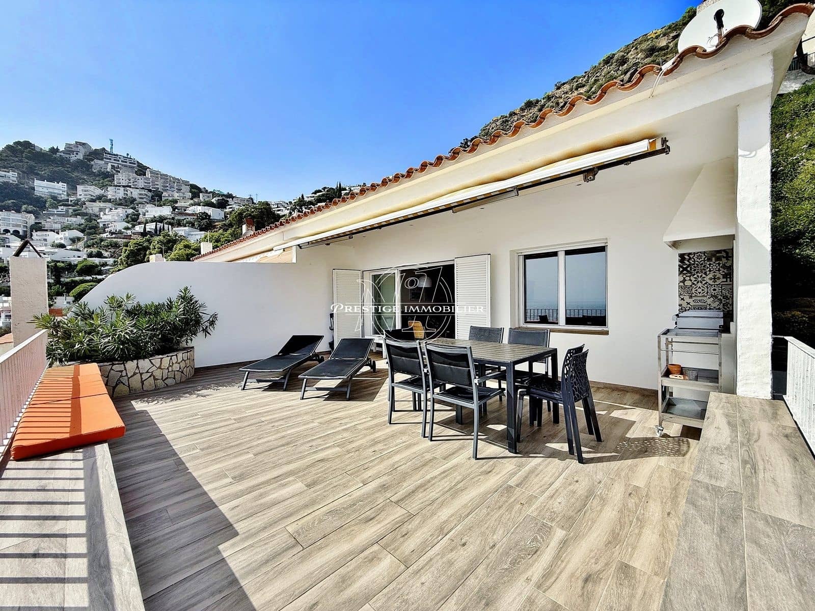 3 slaapkamer Appartement te koop in Roses - € 435.000 (Ref: 10037127)