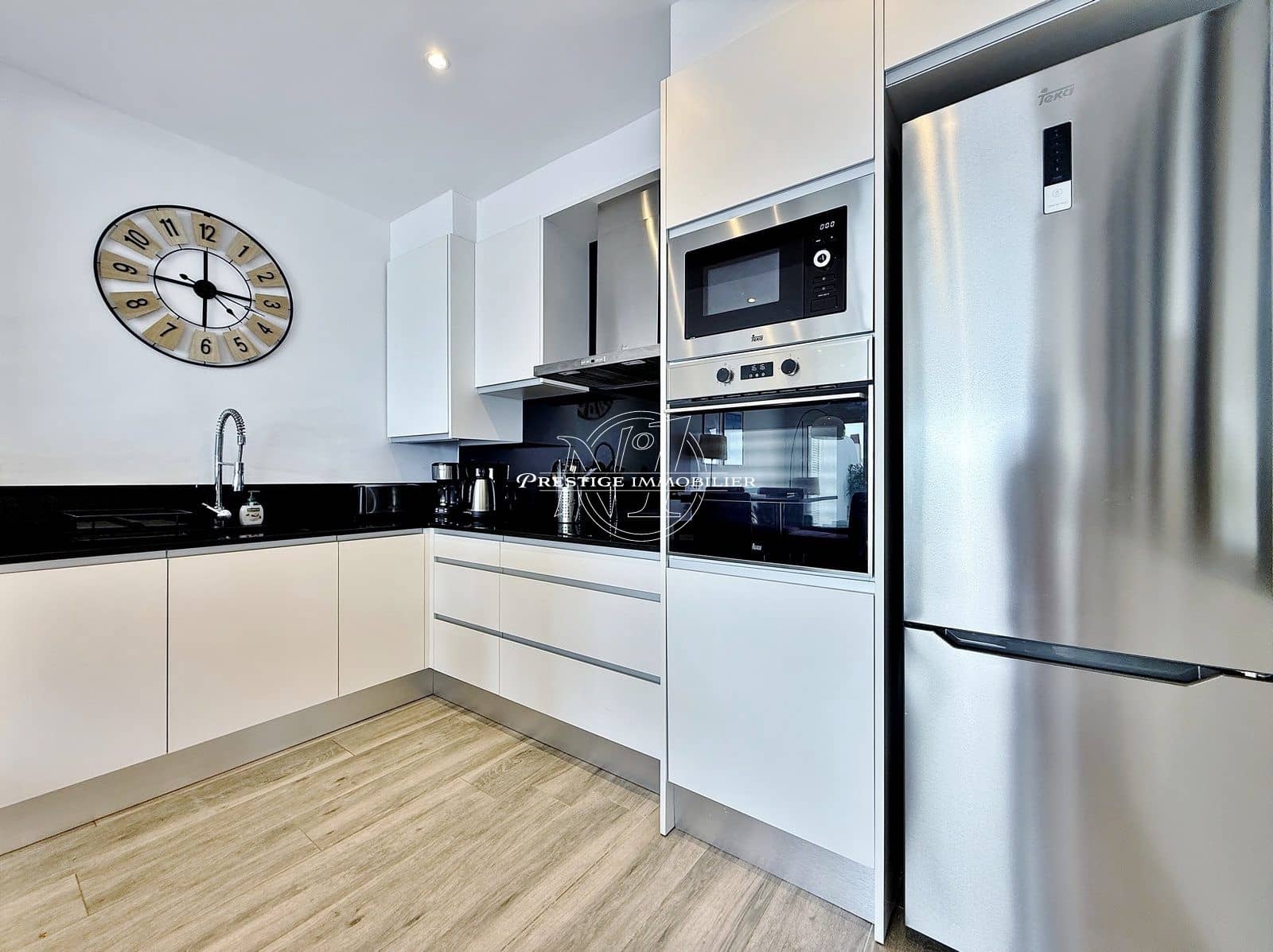 3 slaapkamer Appartement te koop in Roses - € 435.000 (Ref: 10037127)