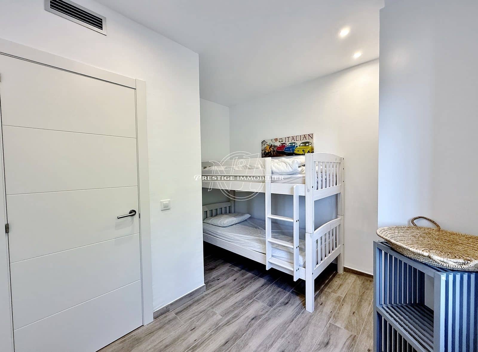 3 slaapkamer Appartement te koop in Roses - € 435.000 (Ref: 10037127)