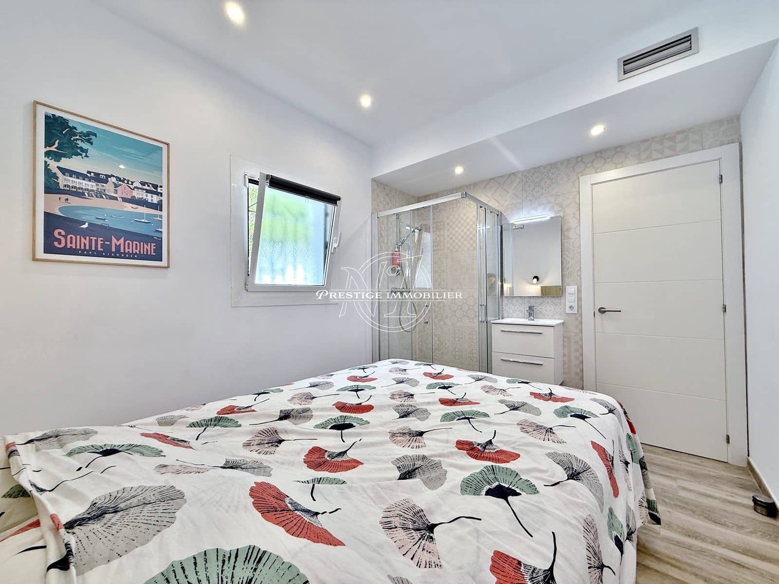 3 slaapkamer Appartement te koop in Roses - € 435.000 (Ref: 10037127)