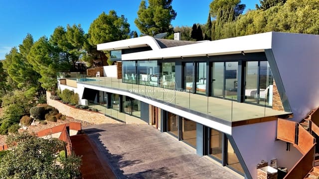 5 slaapkamer Villa te koop in Roses - € 3.290.000 (Ref: 10039972)