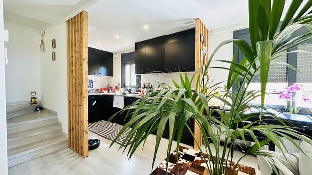 Casa de 3 habitaciones en Palau-saverdera en venta - 369.000 € (Ref: 10040742)
