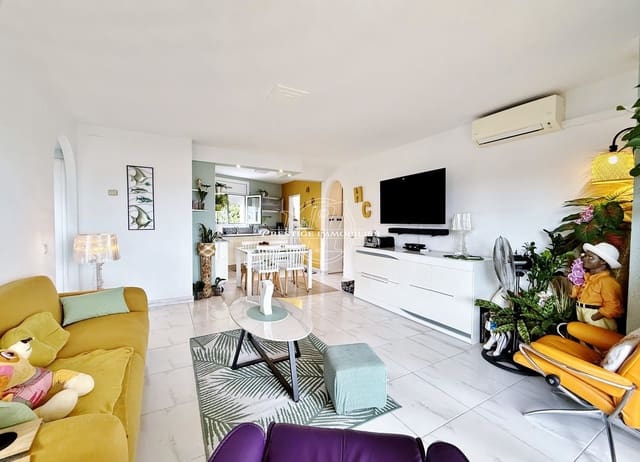 2 bedroom Apartment for sale in Roses - € 329,000 (Ref: 10046203)