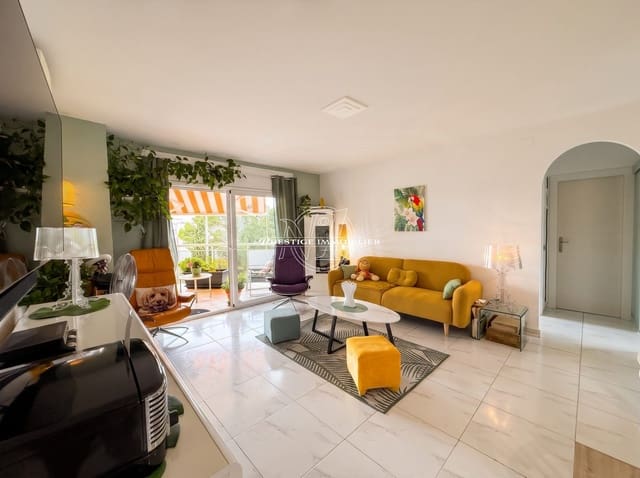 2 bedroom Apartment for sale in Roses - € 329,000 (Ref: 10046203)