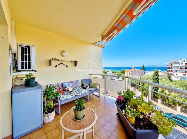 2 bedroom Apartment for sale in Roses - € 329,000 (Ref: 10046203)