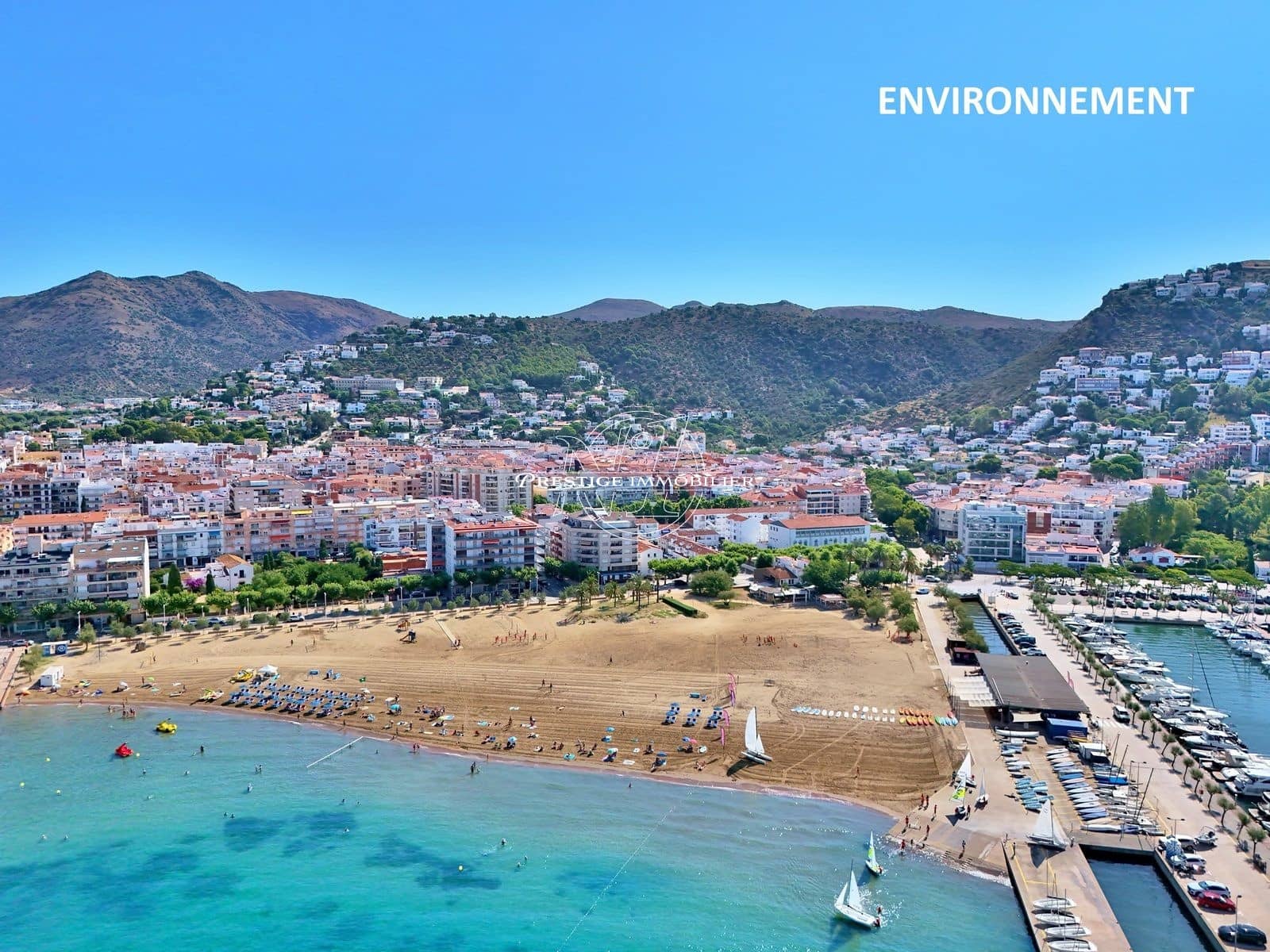 2 bedroom Apartment for sale in Roses - € 329,000 (Ref: 10046203)