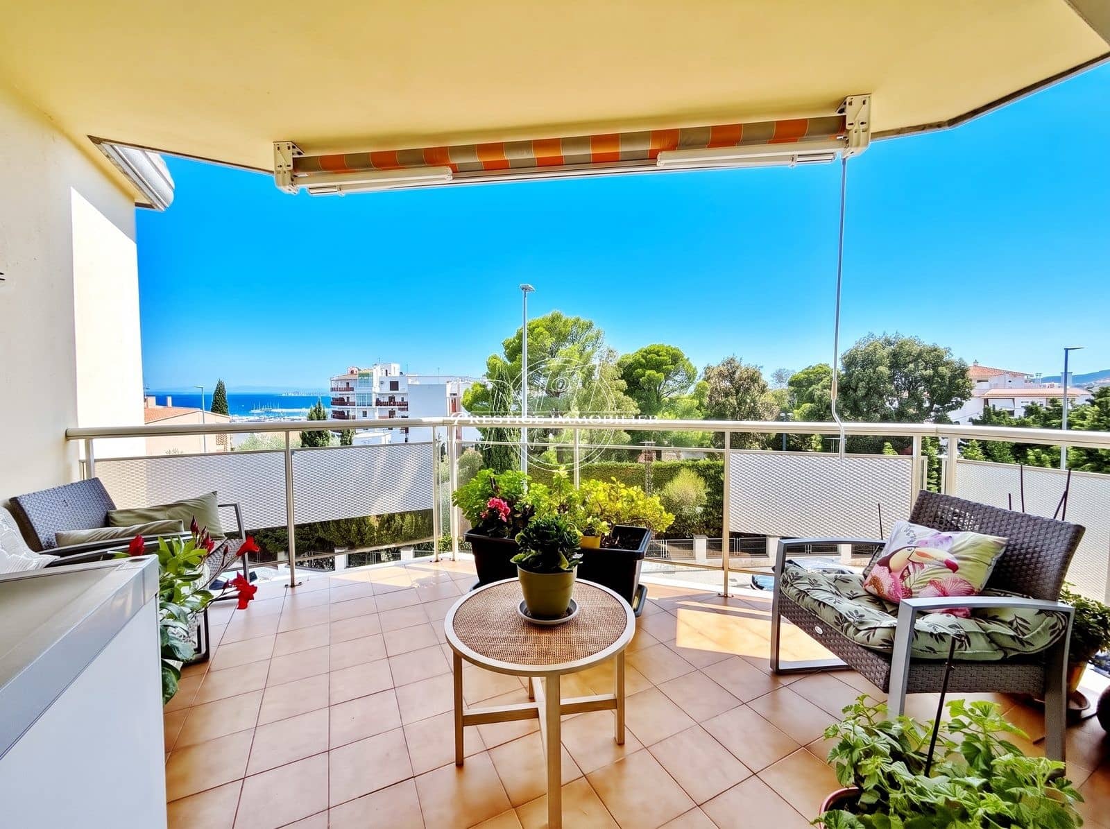 2 bedroom Apartment for sale in Roses - € 329,000 (Ref: 10046203)