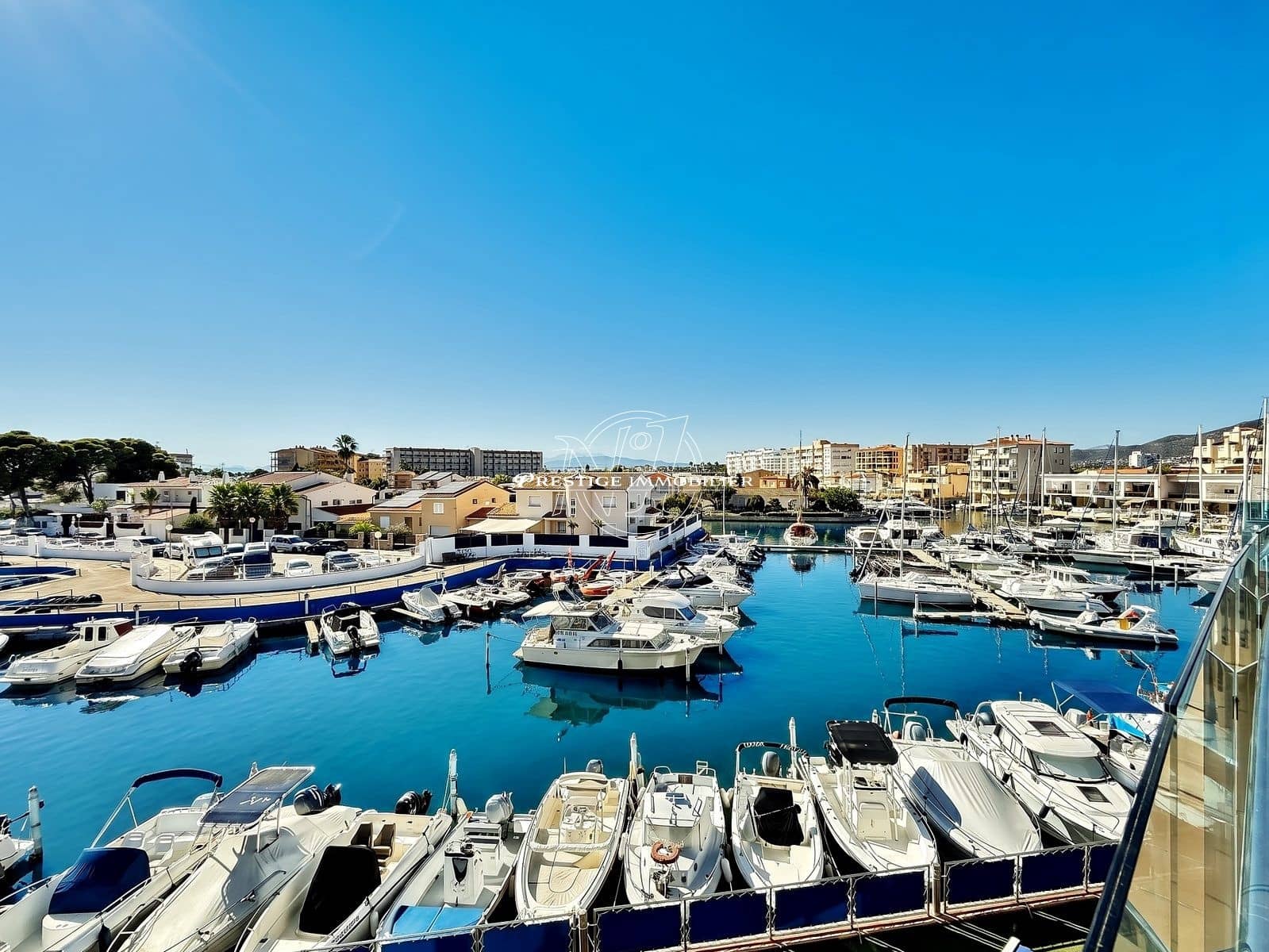 2 bedroom Apartment for sale in Roses with pool - € 279,000 (Ref: 10046204)