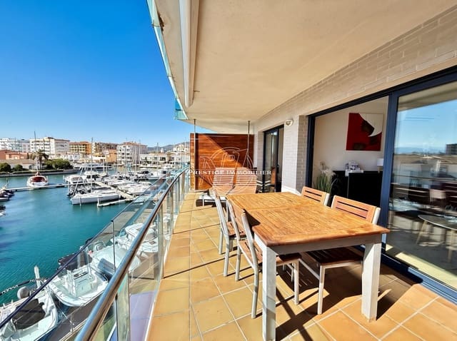 2 bedroom Apartment for sale in Roses with pool - € 279,000 (Ref: 10046204)