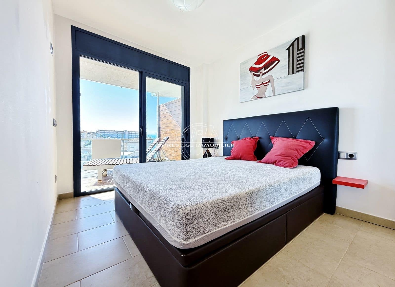 2 bedroom Apartment for sale in Roses with pool - € 279,000 (Ref: 10046204)
