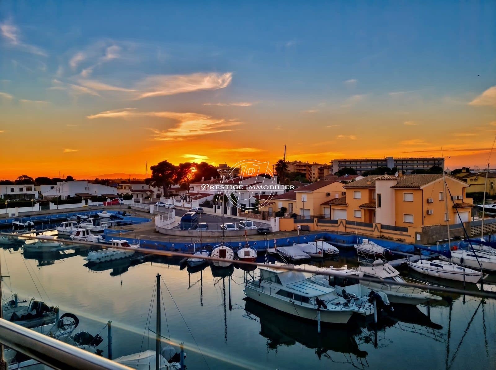2 bedroom Apartment for sale in Roses with pool - € 279,000 (Ref: 10046204)