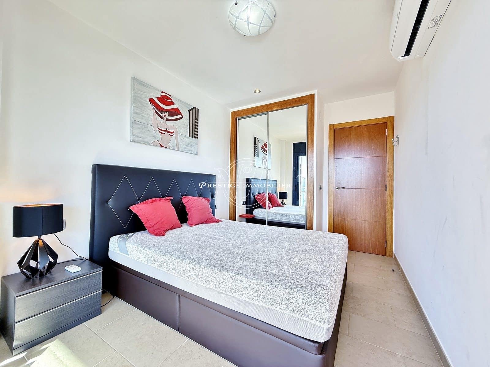 2 bedroom Apartment for sale in Roses with pool - € 279,000 (Ref: 10046204)