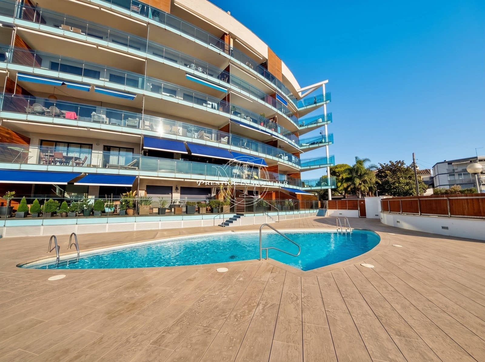 2 bedroom Apartment for sale in Roses with pool - € 279,000 (Ref: 10046204)