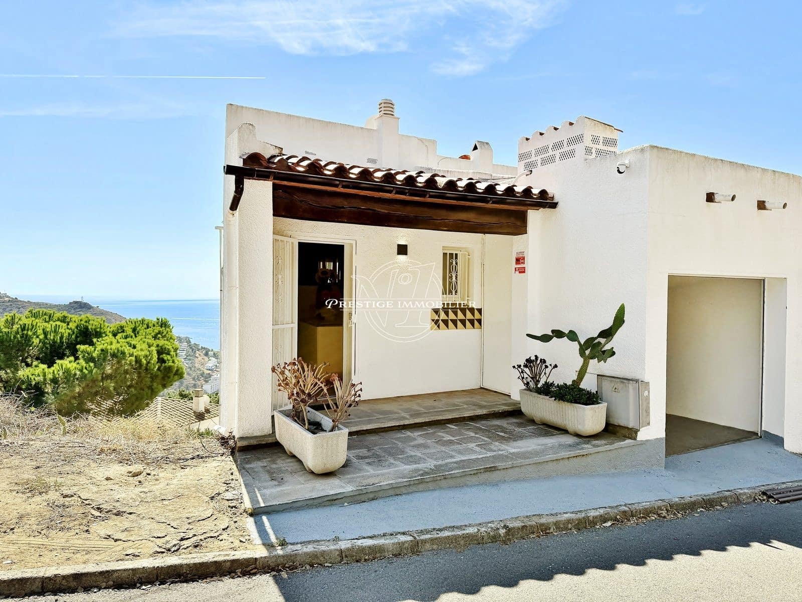 2 slaapkamer Villa te koop in Roses met zwembad - € 449.000 (Ref: 10046205)