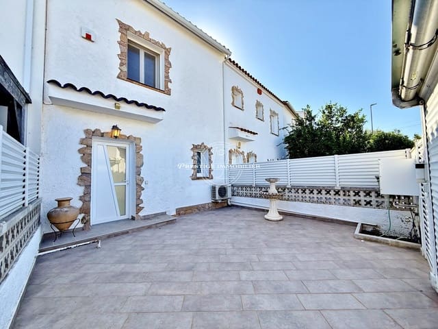 2 Zimmer Villa zu verkaufen in Empuriabrava, Castelló d'Empúries mit Pool - 439.000 € (Ref: 10059990)