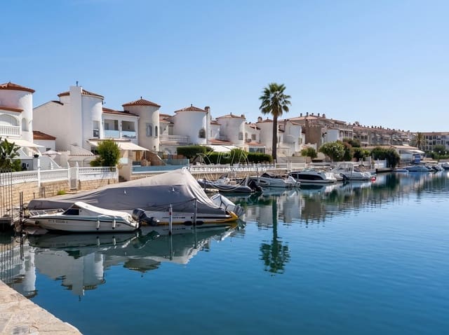 2 Zimmer Villa zu verkaufen in Empuriabrava, Castelló d'Empúries mit Pool - 439.000 € (Ref: 10059990)