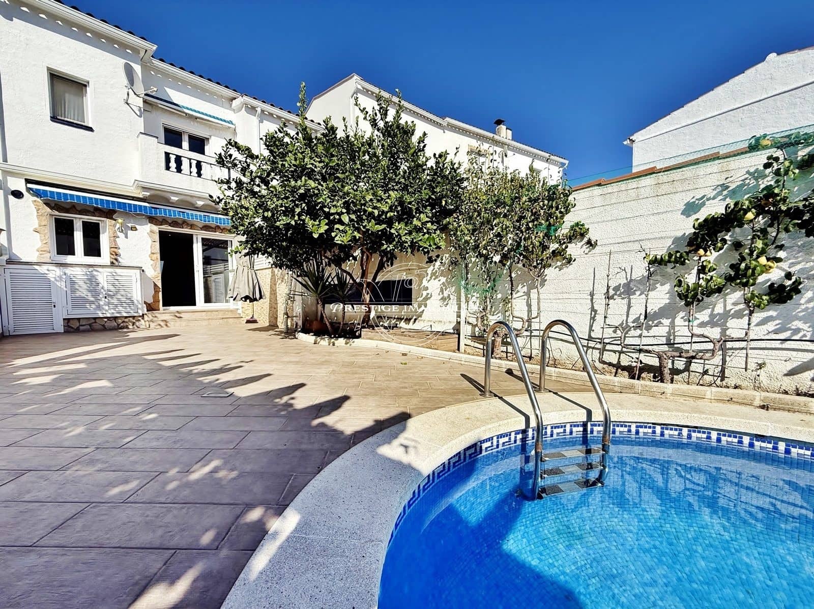 2 Zimmer Villa zu verkaufen in Empuriabrava mit Pool - 439.000 € (Ref: 10059990)