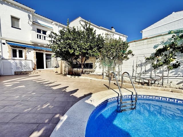 2 Zimmer Villa zu verkaufen in Empuriabrava, Castelló d'Empúries mit Pool - 439.000 € (Ref: 10059990)