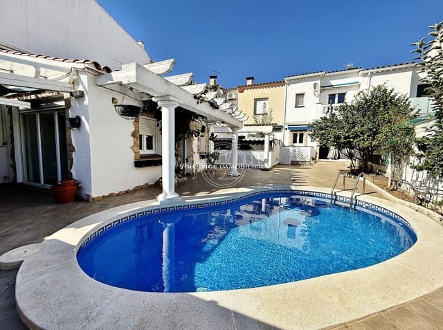 2 Zimmer Villa zu verkaufen in Empuriabrava, Castelló d'Empúries mit Pool - 439.000 € (Ref: 10059990)