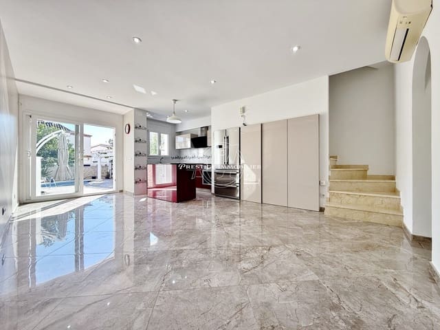 2 Zimmer Villa zu verkaufen in Empuriabrava, Castelló d'Empúries mit Pool - 439.000 € (Ref: 10059990)
